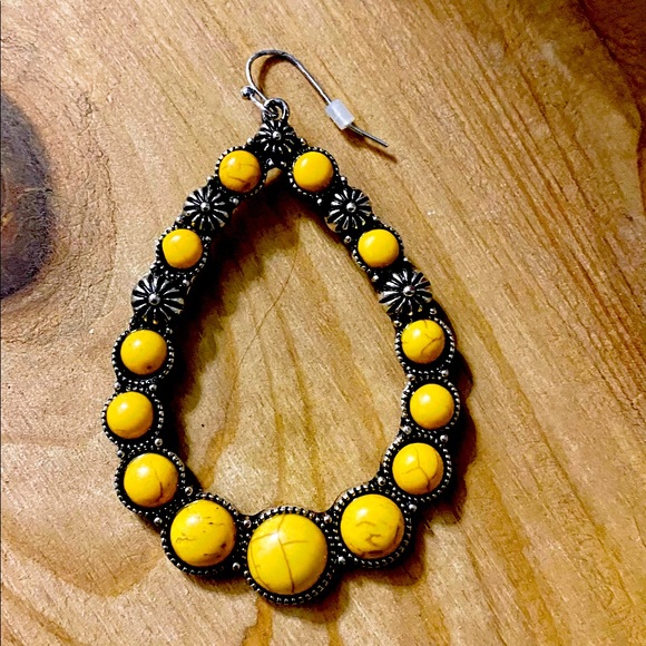 Yellow Stone And Flowers Burnished Silver Earrings - Picture 4 of 6